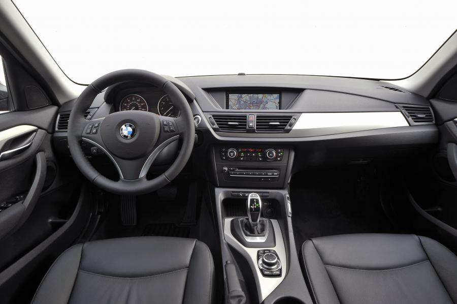  BMW X1 xDrive 2.8i TwinTurbo 2010 года  (фото 8 из 136)